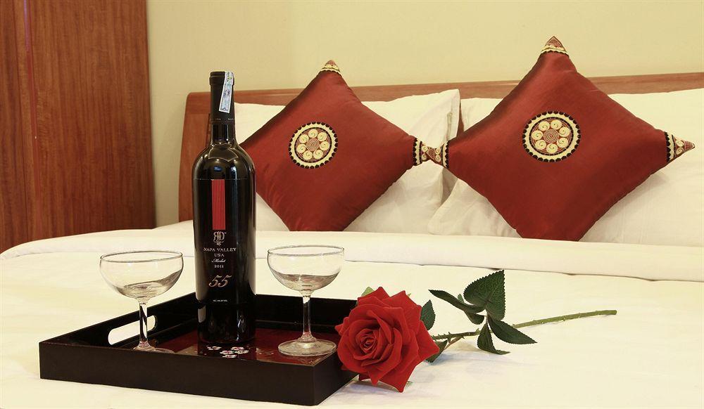 Delica Premium Hotel Ханой Екстериор снимка