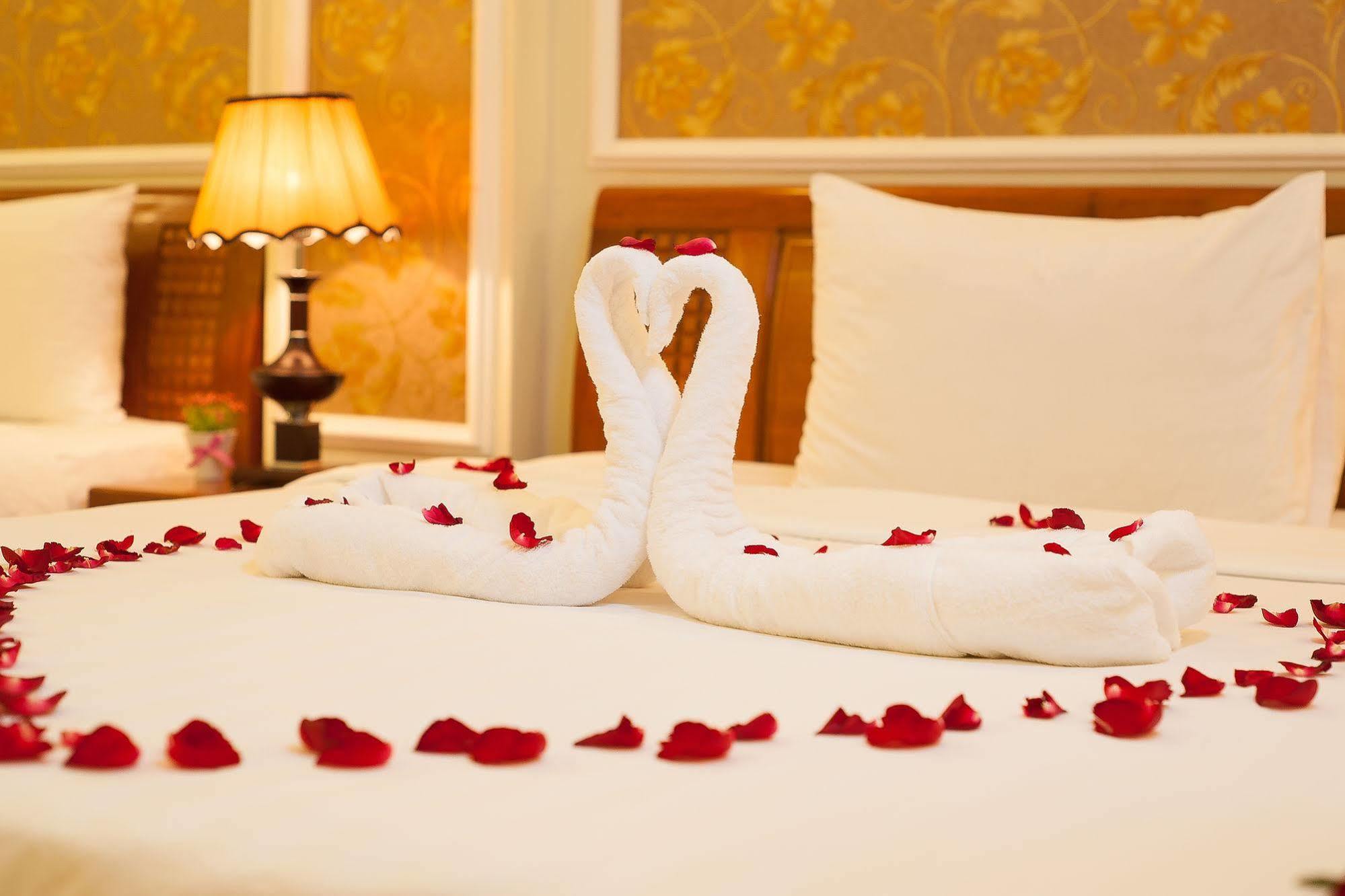 Delica Premium Hotel Ханой Екстериор снимка
