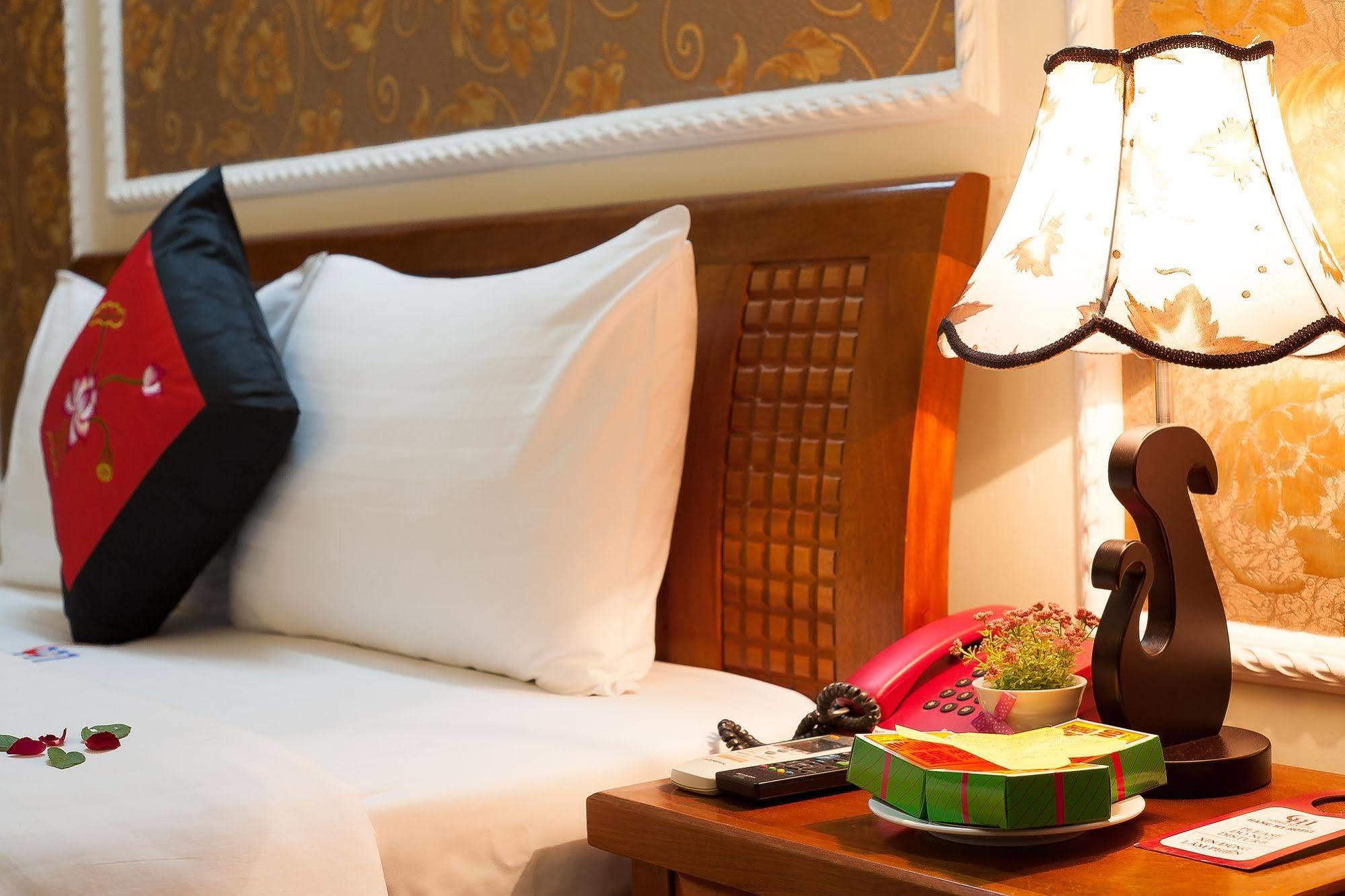 Delica Premium Hotel Ханой Екстериор снимка